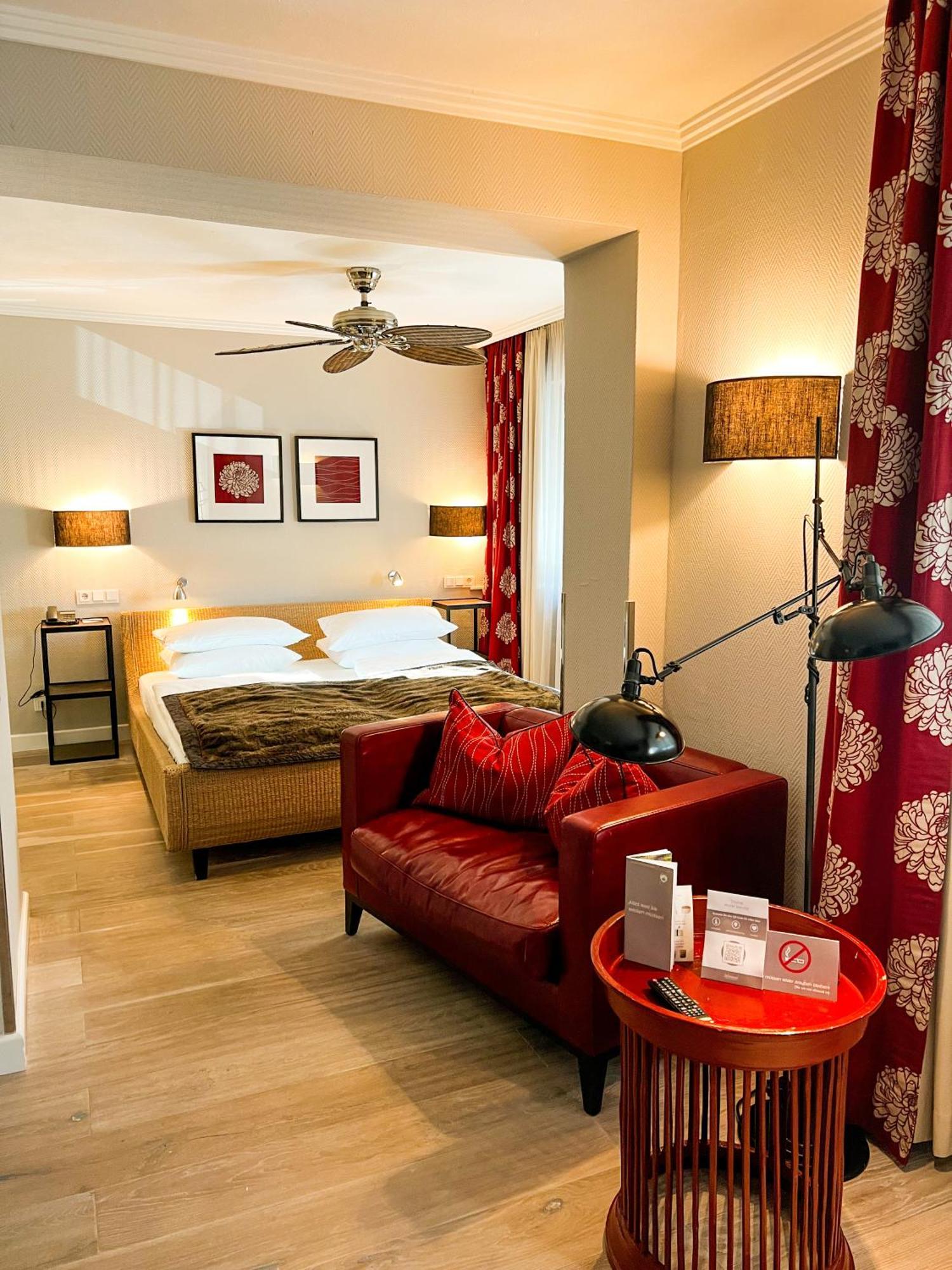 Hotel-Restaurant Schwanen Metzingen  Dış mekan fotoğraf