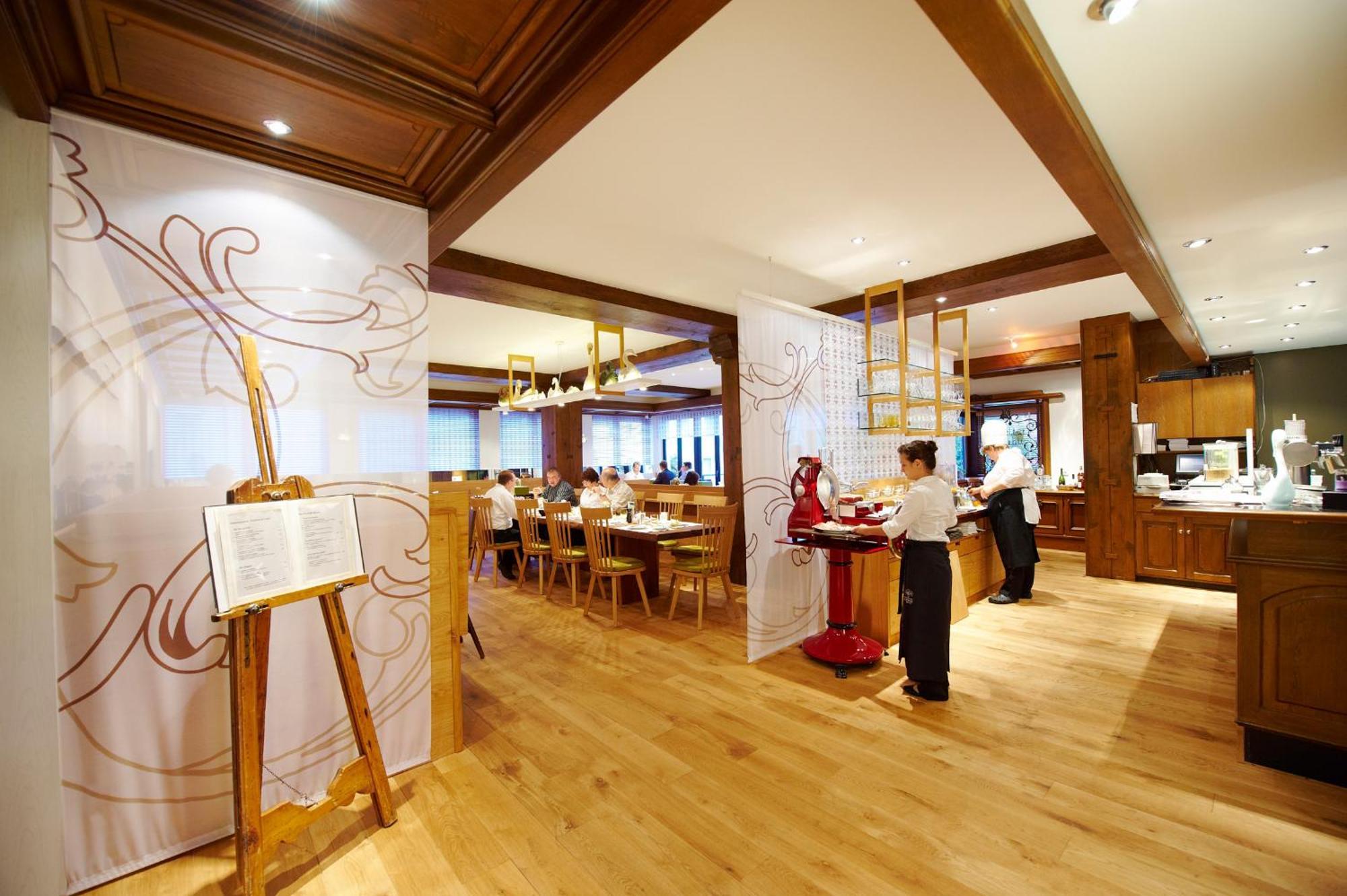 Hotel-Restaurant Schwanen Metzingen  Dış mekan fotoğraf